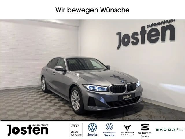 BMW 318 i LED CarPlay Innovation 360° Live Cockpit + 2025 Benzine