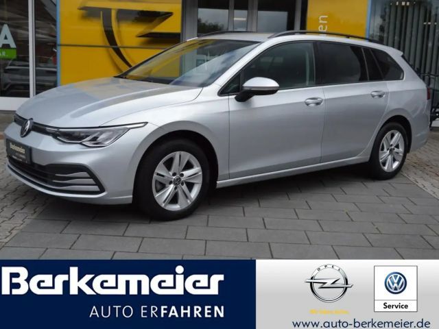 Volkswagen Golf VIII Variant Life eTSI NAVI / KLIMA / SHZ / TEMPOM 2021 Benzine