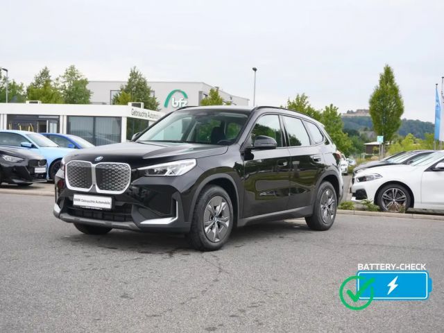 BMW iX1 eDrive20 DAB Parkassistent AHK Shz 2025 Elektrisch