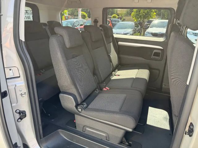Peugeot Traveller