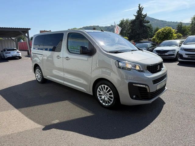Peugeot Traveller
