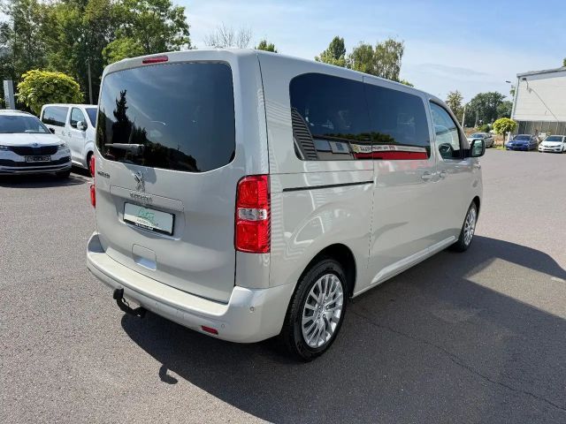 Peugeot Traveller