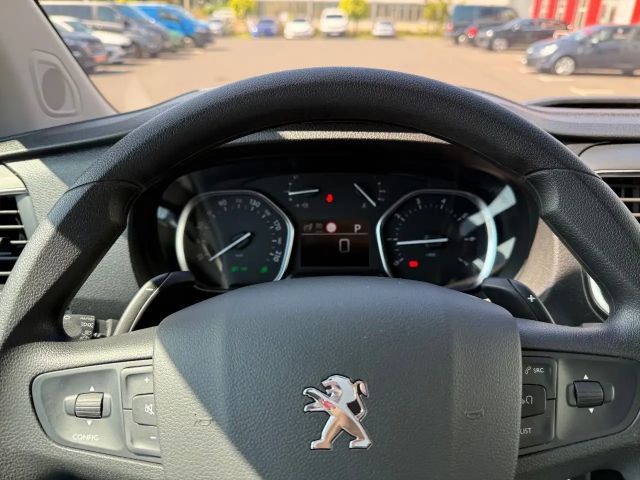 Peugeot Traveller