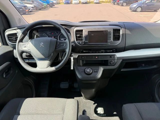 Peugeot Traveller