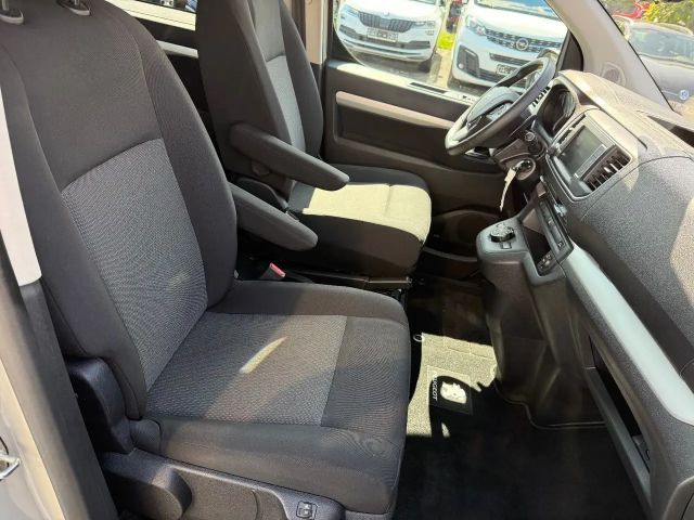 Peugeot Traveller