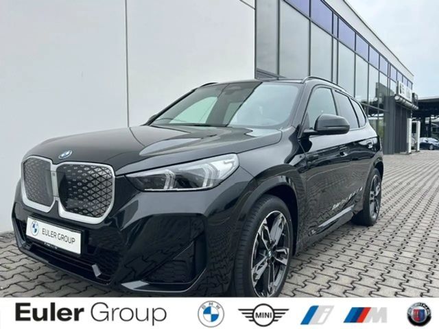 BMW iX1 eDrive20 Sportpaket AD AHK-el. klappb. AHK-klappba 2026 Elektrisch