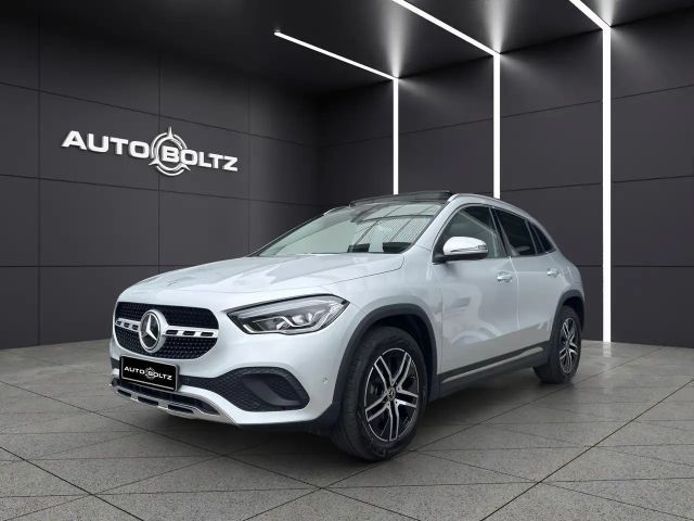 Mercedes-Benz GLA 200 4Matic Pano MBUX 2023 Benzine