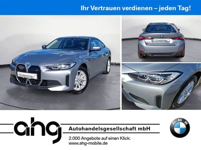 BMW i4 eDrive35 Navi Glasdach RFK Sitzheizung 2023 Elektrisch