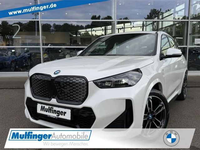 BMW iX1 x30 M Sport Pro HUD ACC SurView Har/Kar.19" 2025 Elektrisch