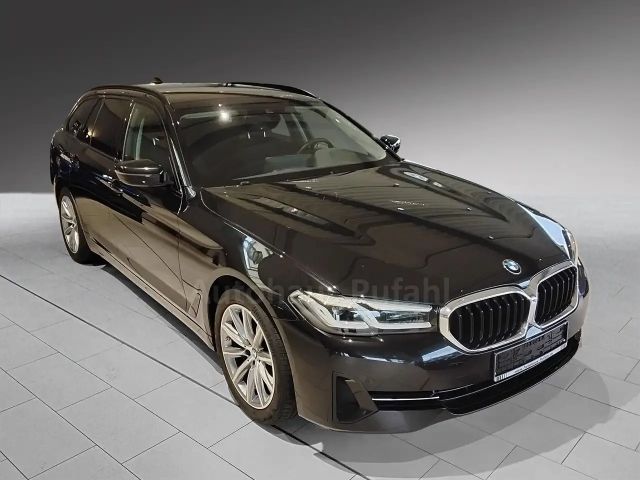 BMW 520 Shadow Line  LED, Allrad, AHK 2.000kg 2023 Diesel