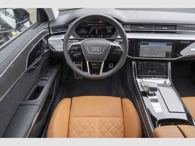 Audi S8