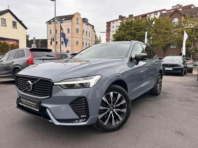 Volvo XC60 B4 AWD Plus Dark AHK, ACC Integr Kindersitz 2023 Diesel
