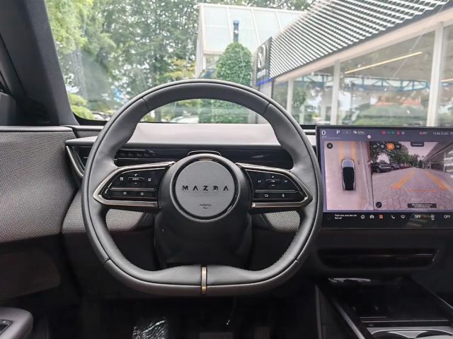 Mazda CX-6e