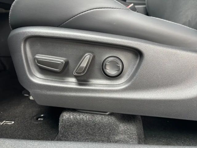Toyota C-HR+