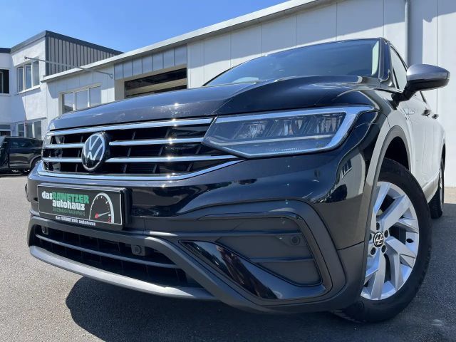 Volkswagen Tiguan Allspace 1.5 TSI DSG Life 181€ m.20% Anz. AHK 7Sitzer Nav 2025 Benzine