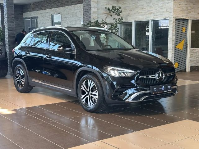 Mercedes-Benz GLA 200 Progressive Advanced Plus 360° Distronic Memory 2025 Benzine
