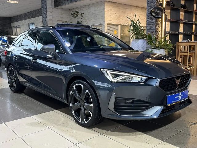 Cupra Leon VZ e-Hybrid Pano. LED Navi Ambientelicht 2024 Hybride / Benzine