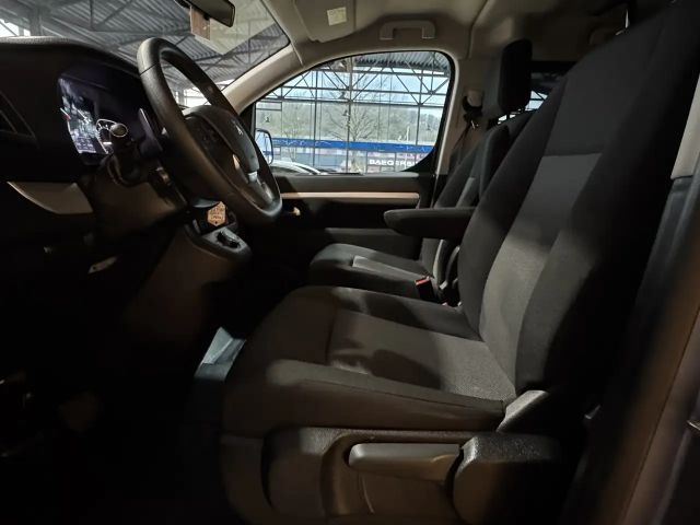 Peugeot Traveller