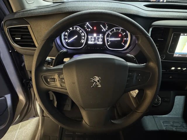 Peugeot Traveller