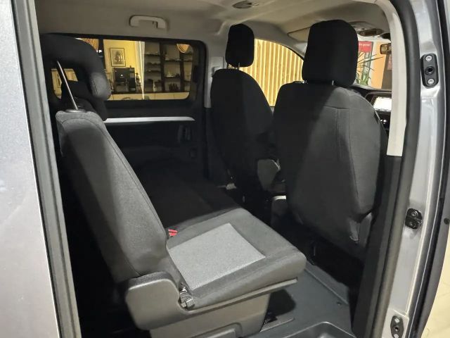 Peugeot Traveller