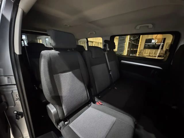 Peugeot Traveller