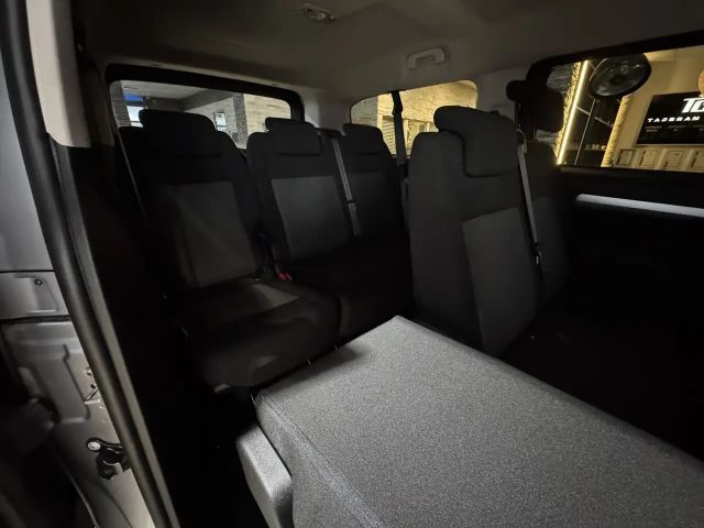 Peugeot Traveller