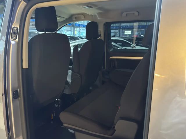 Peugeot Traveller