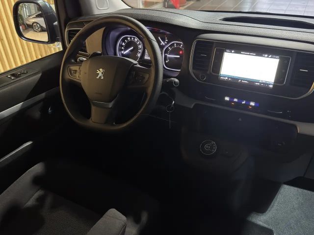 Peugeot Traveller