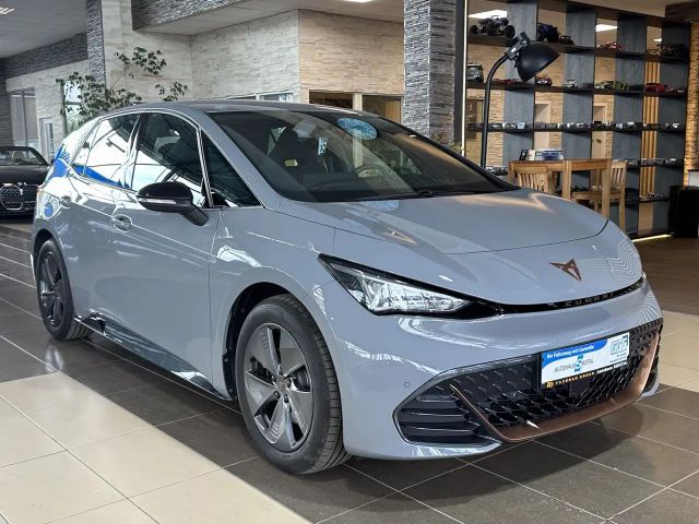 Cupra Born Below Zero Navi Ambiente Standklima LED SHZ 2024 Elektrisch