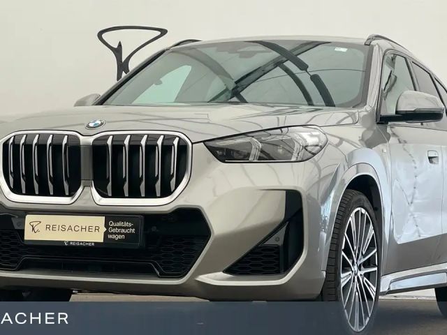 BMW X1 xDrive23i A M-Sport AHK RFK PDC LED SHZ 20"LM 2023 Benzine