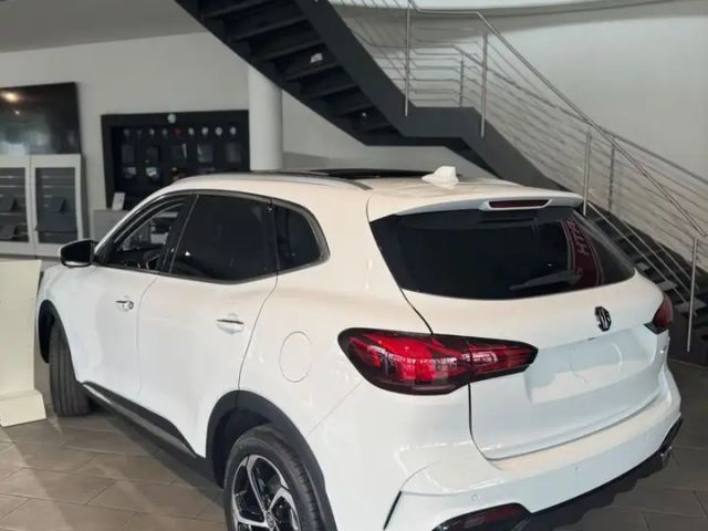 MG HS