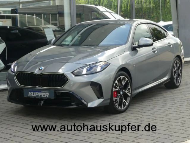 BMW 220 i M Sport Pro 360°-ACC°AHK-HarmK 2025 Benzine