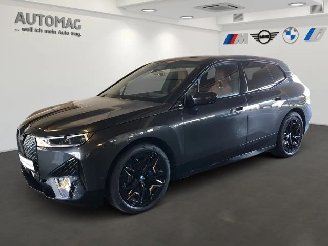 BMW iX xDrive40 Sportpaket*AHK*Laser*Suite*SkyLounge*Driv 2023 Elektrisch