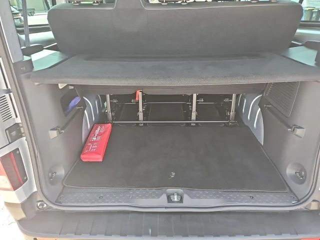 Nissan NV300