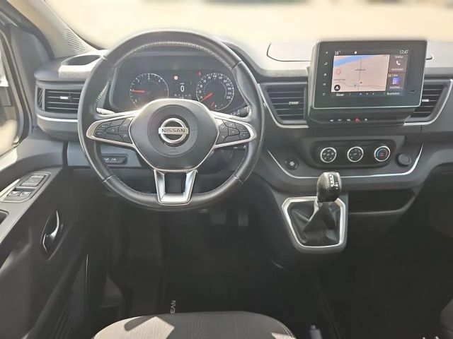 Nissan NV300