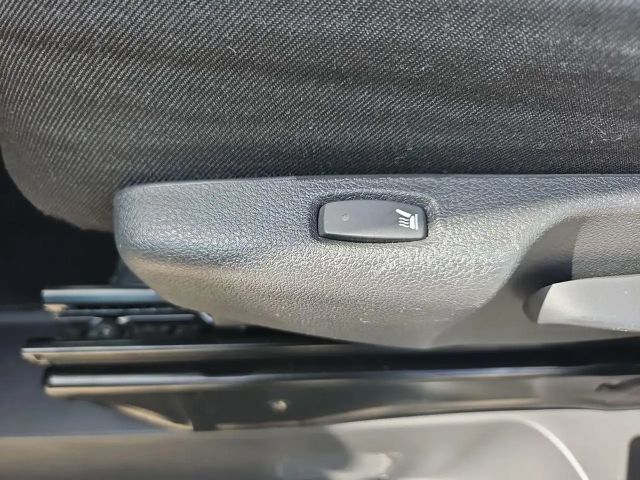 Nissan NV300
