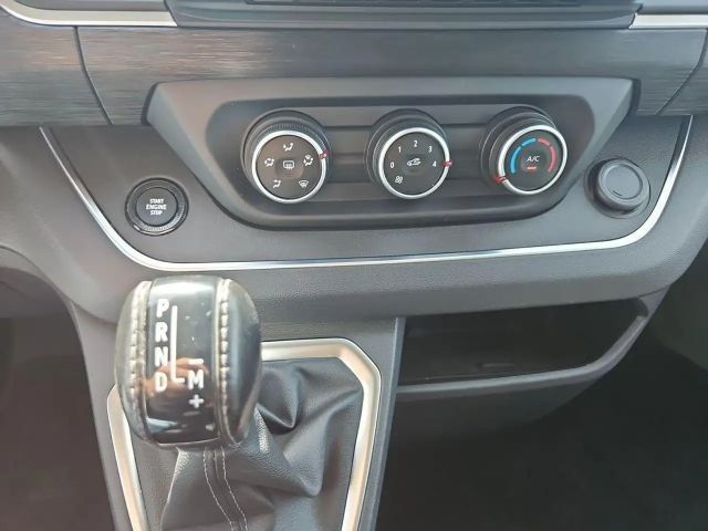 Nissan NV300
