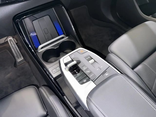 BMW 225