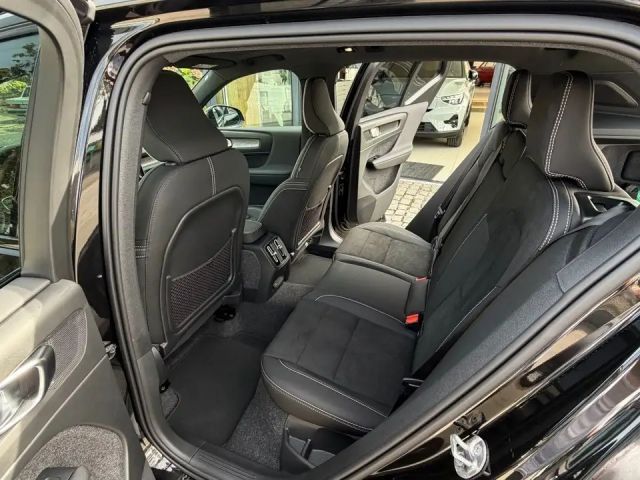 Volvo EX40