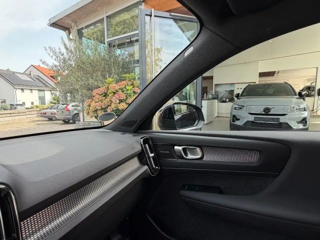 Volvo EX40