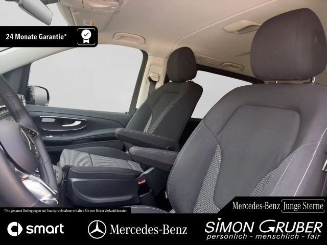 Mercedes-Benz V 220
