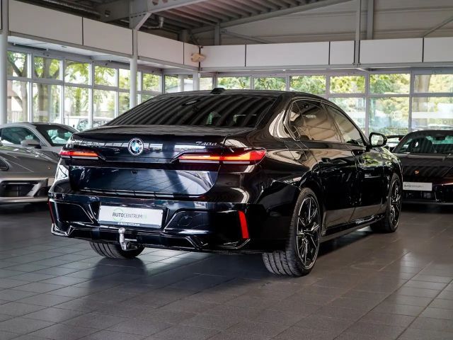 BMW 740