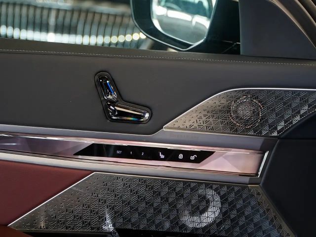 BMW 740