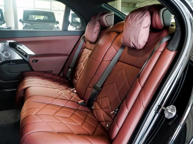 BMW 740