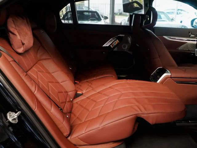 BMW 740