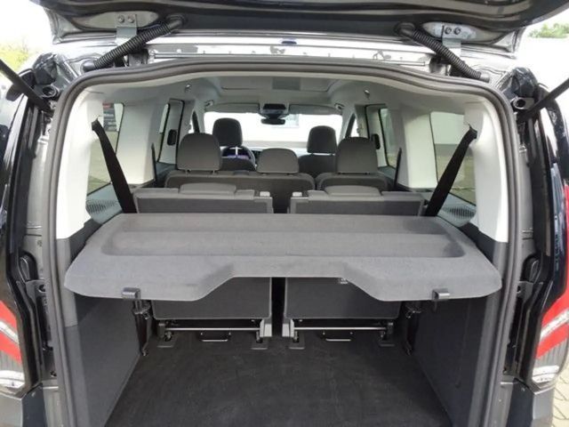 Ford Grand Tourneo