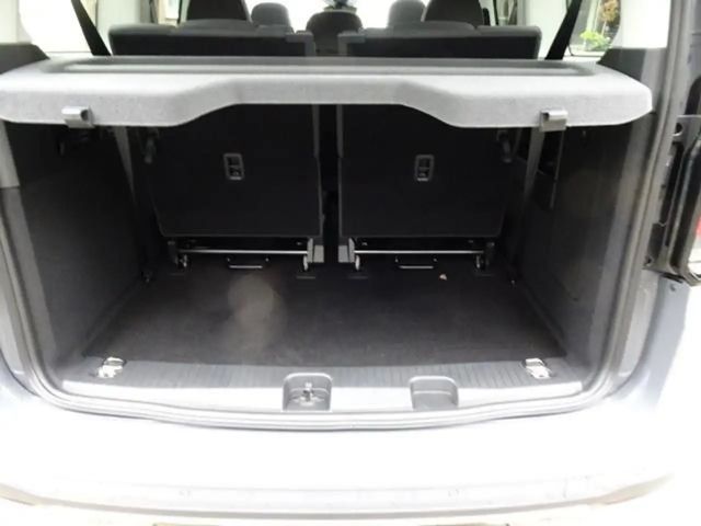 Ford Grand Tourneo