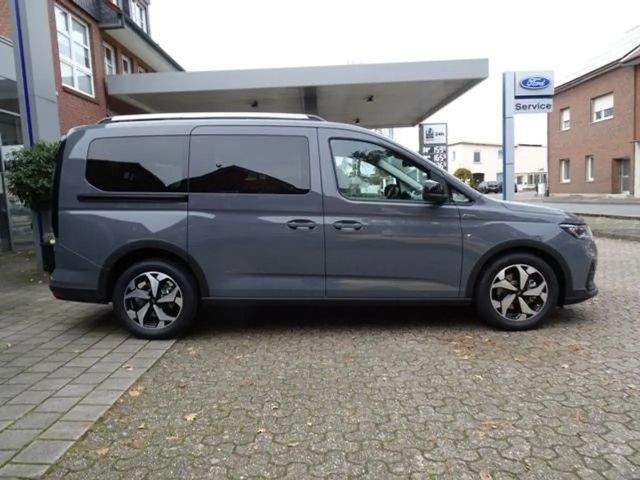 Ford Grand Tourneo