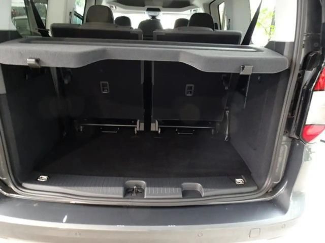 Ford Grand Tourneo