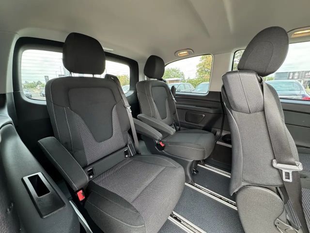 Mercedes-Benz V 220